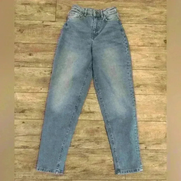 Dividend Jeans size 2 mom style - Picture 1 of 3